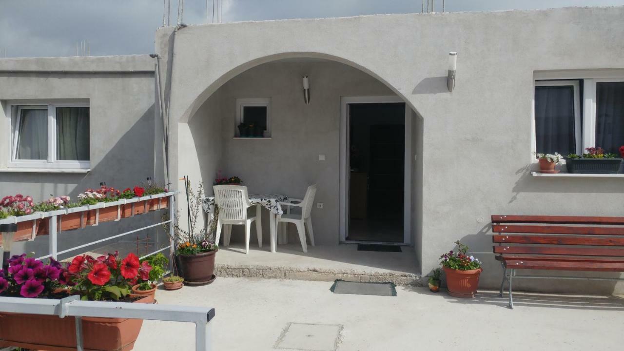 Apartment Tina Traù Esterno foto